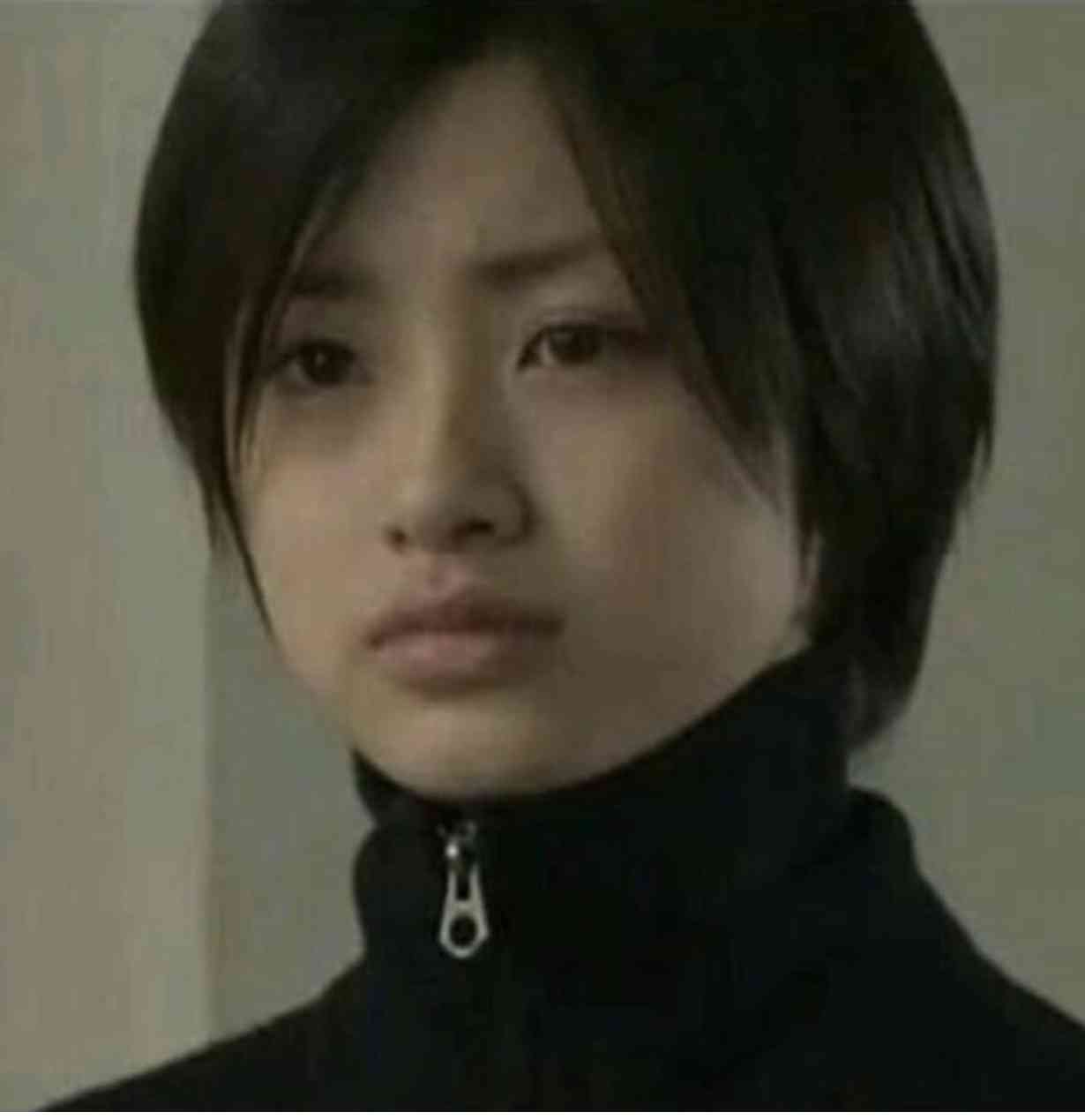 上戸彩、美しすぎる背中&デコルテ大胆披露 『FLASH』で6年ぶり撮り下ろし