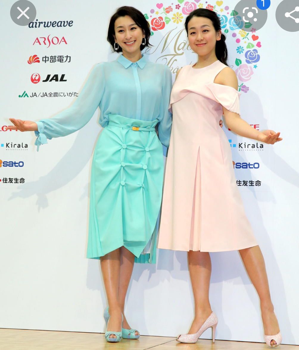 浅田真央＆舞 “美人姉妹”スタイル抜群の2ショットにファンほれぼれ