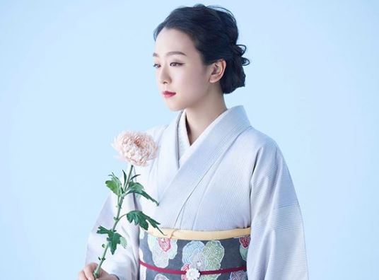 浅田真央＆舞 “美人姉妹”スタイル抜群の2ショットにファンほれぼれ
