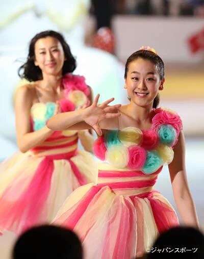 浅田真央＆舞 “美人姉妹”スタイル抜群の2ショットにファンほれぼれ