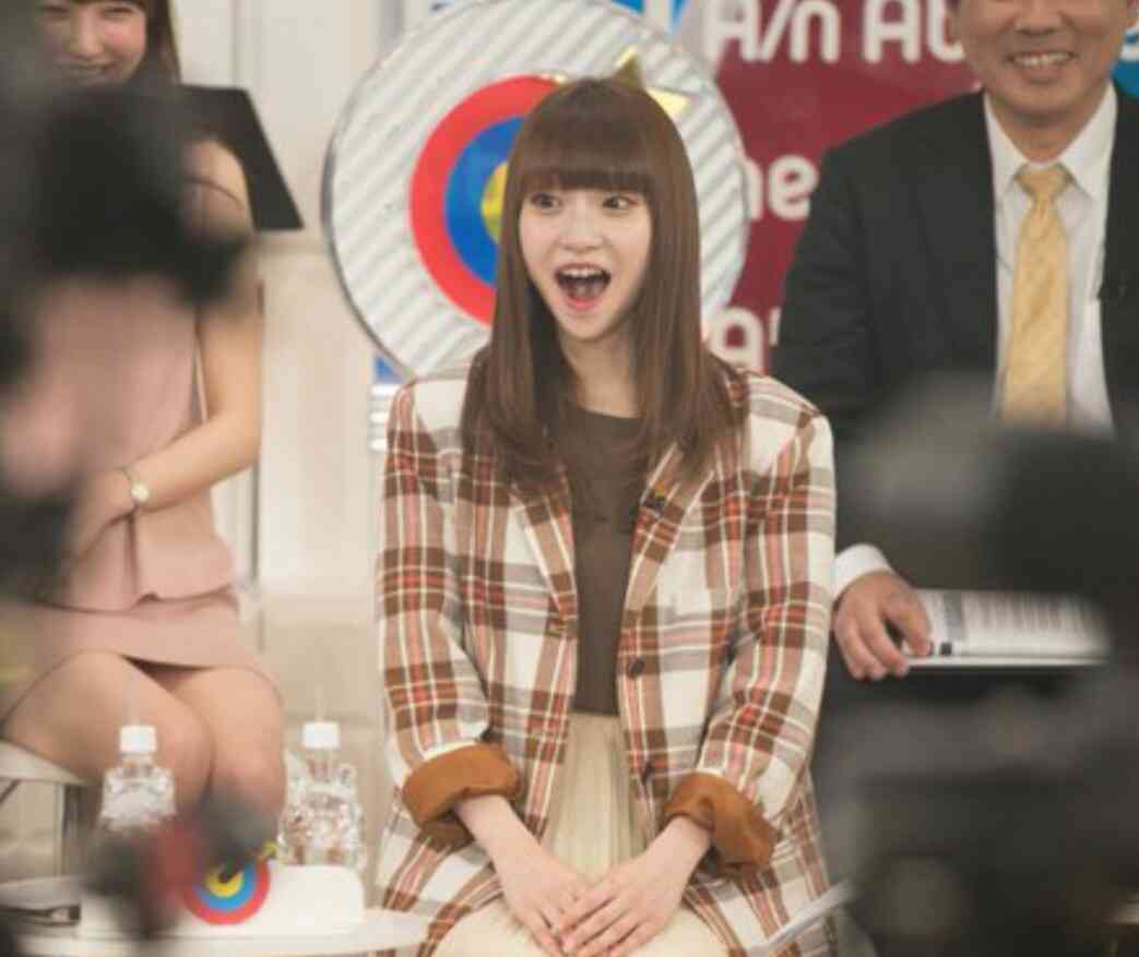 NGT48荻野由佳、三つ編みをサイドに流した姿　ファン絶賛「大人になってる」