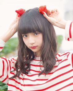 NGT48荻野由佳、三つ編みをサイドに流した姿　ファン絶賛「大人になってる」