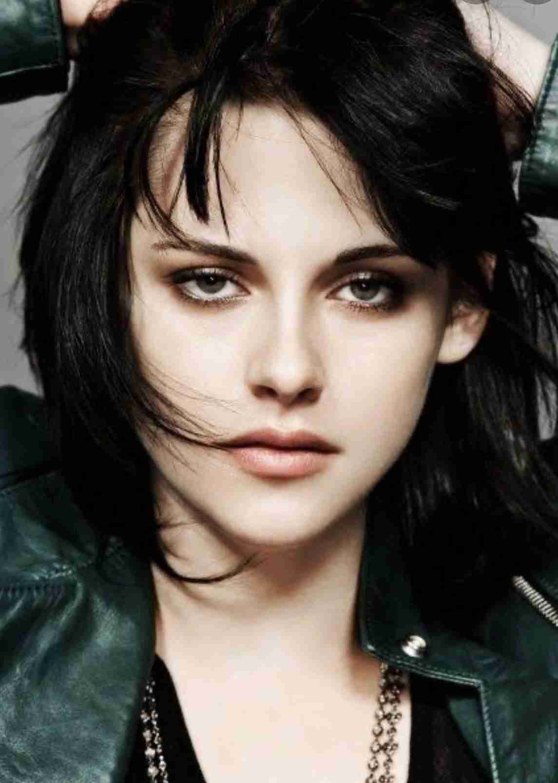 気が強そうな美人が好きな人!!