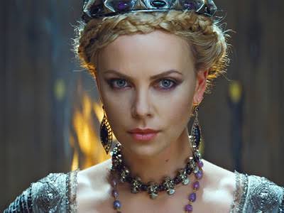 気が強そうな美人が好きな人!!