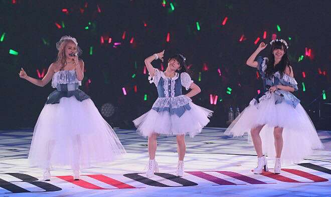 女性アイドルの衣装を語ろう❗