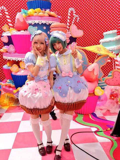 女性アイドルの衣装を語ろう❗