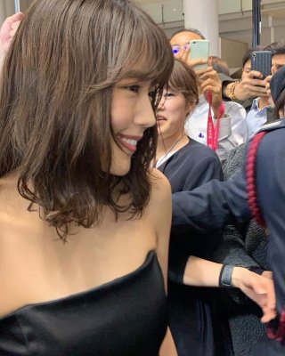有村架純、ボディラインあらわな横顔ショット「めっちゃ色っぽい」「グンと大人っぽい」