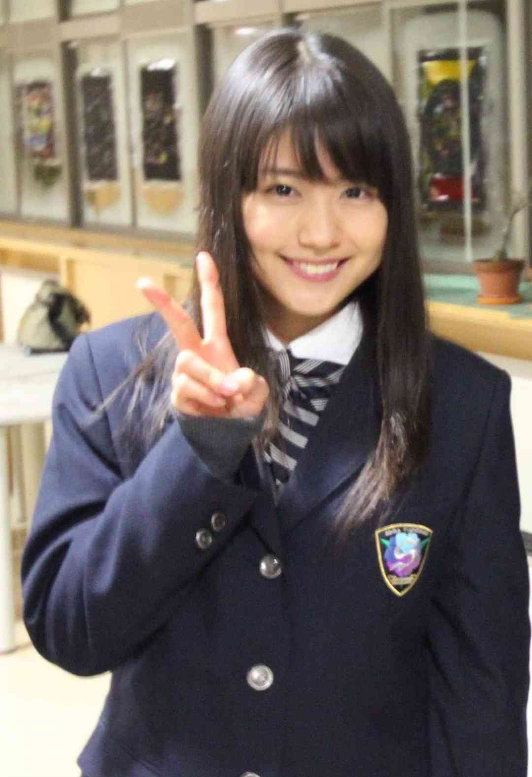 有村架純、ボディラインあらわな横顔ショット「めっちゃ色っぽい」「グンと大人っぽい」