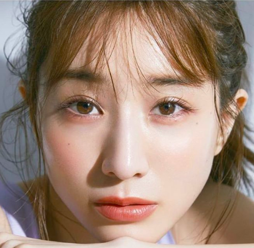 田中みな実「写真集」1位返り咲き 眼帯姿で「許さなーーーーい」ドラマ怪演が話題