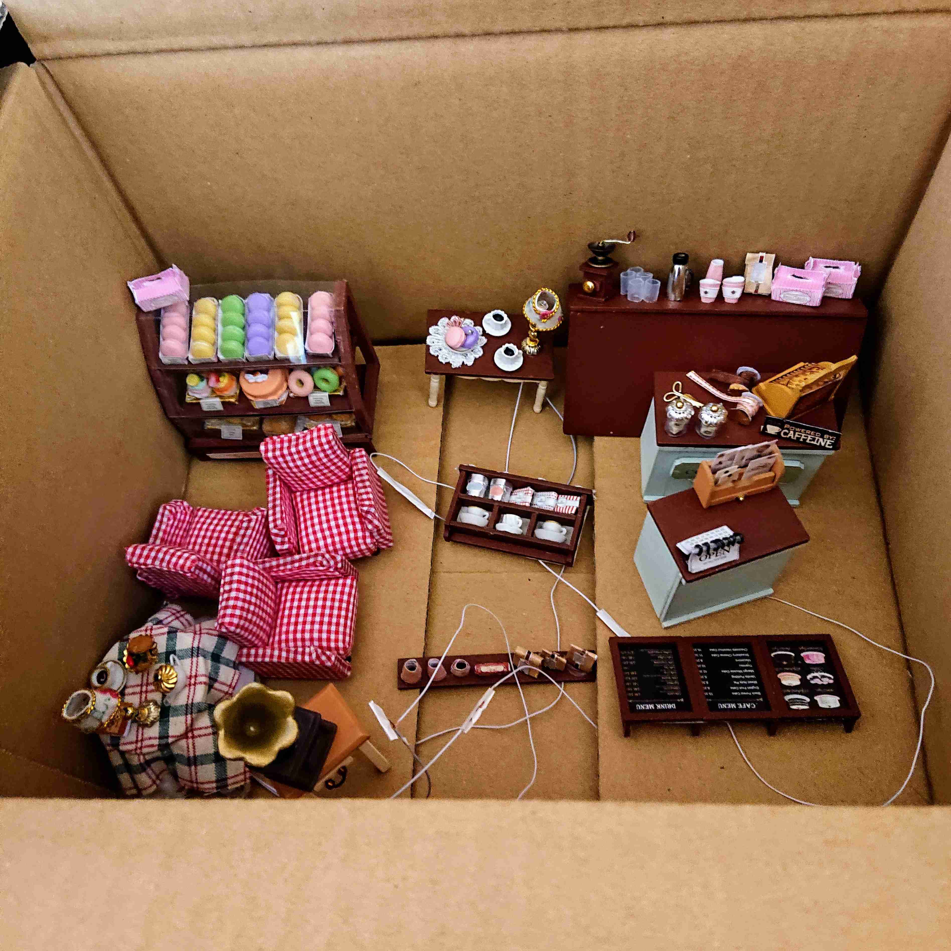 手芸(ハンドメイド)部の作業場や道具が見たい。