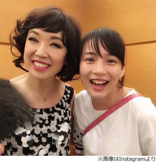 のん　ヘアゴム使った「耳に優しい」手作りマスク披露