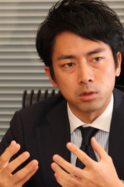 【ネタトピ】東進ハイスクールの講師っぽい画像