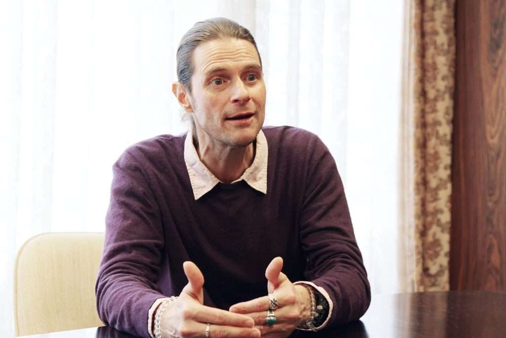 ボビー・オロゴン容疑者 自宅で妻殴り逮捕