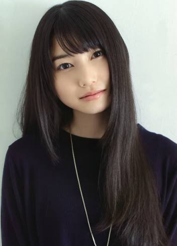 顔のパーツが小さい美人