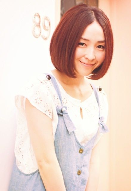 顔のパーツが小さい美人