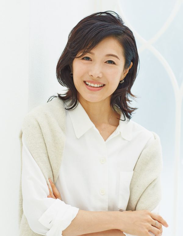 顔のパーツが小さい美人