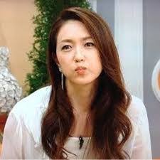 顔のパーツが小さい美人