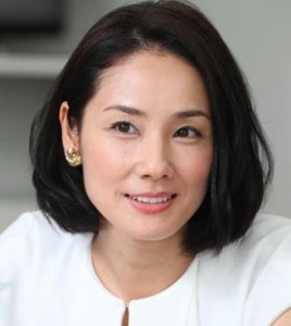 顔のパーツが小さい美人