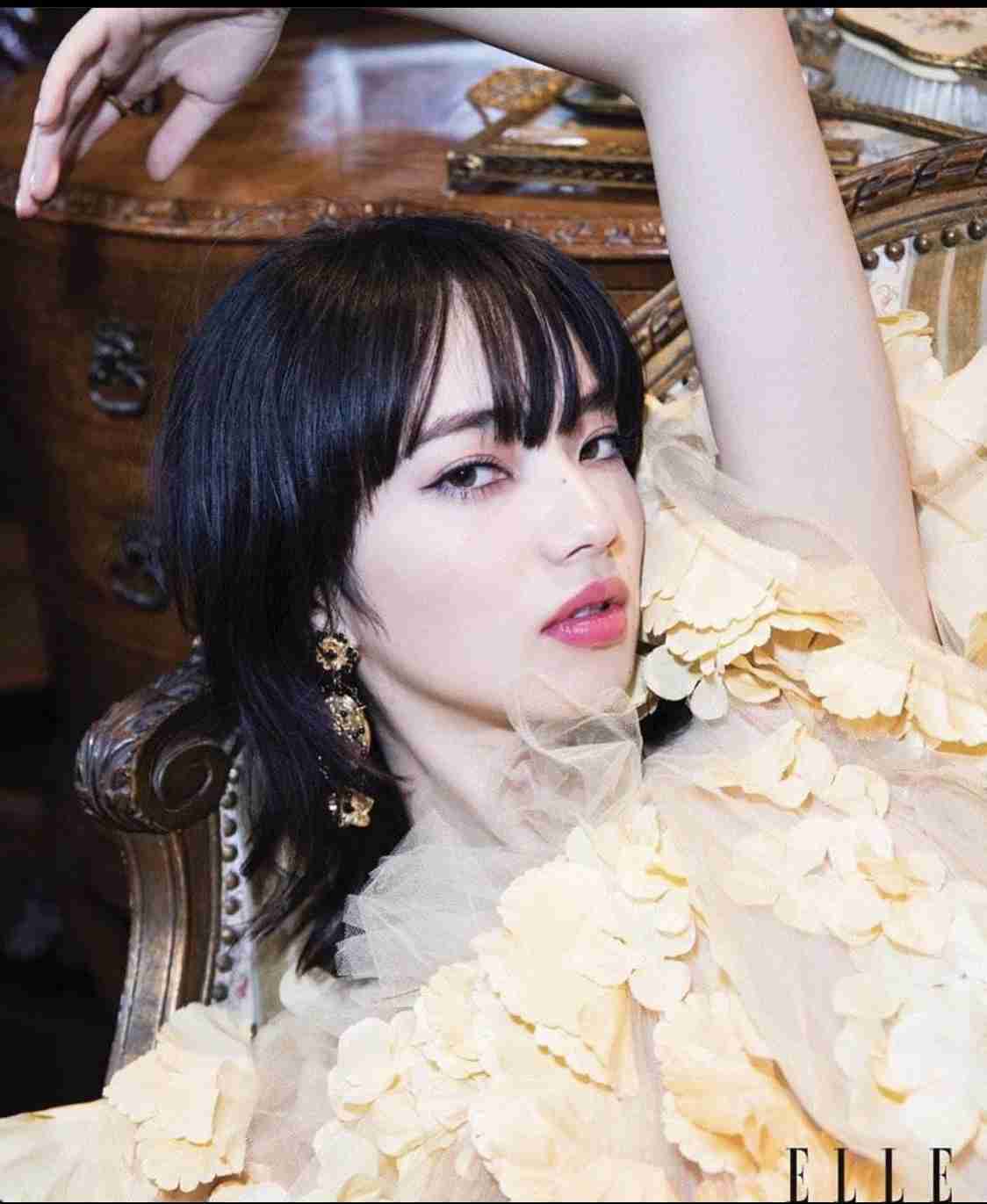顔のパーツが小さい美人