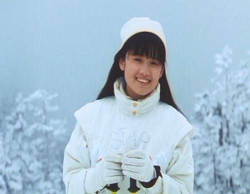顔のパーツが小さい美人