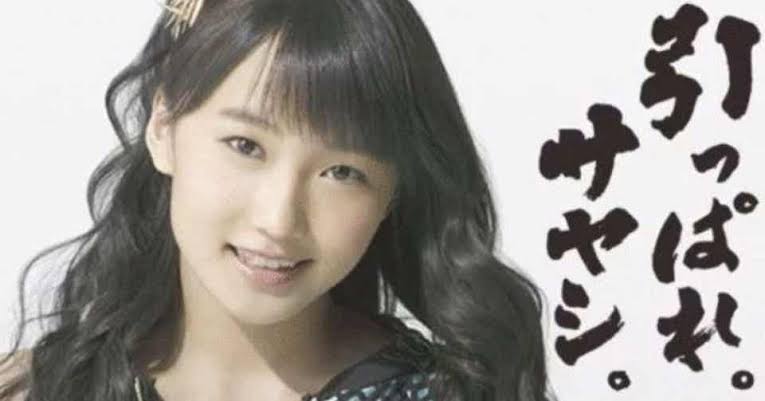 顔のパーツが小さい美人