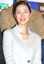 顔のパーツが小さい美人