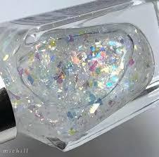 爪は素爪、マニキュア、ジェル、どれですか?