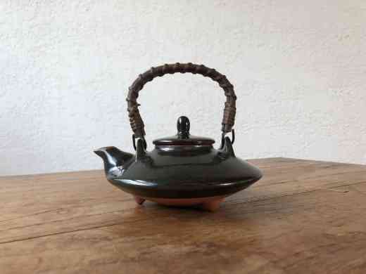 日本各地　どこの焼き物が好きですか？