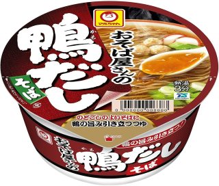 赤いきつねが「赤緑合戦」2連覇を達成、“もっと赤い”たぬき登場
