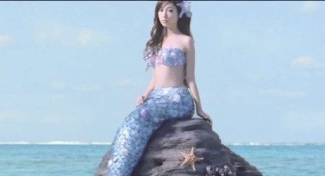 岡副麻希、かわいすぎる人魚姿に反響「本当に人魚」「美しい！」