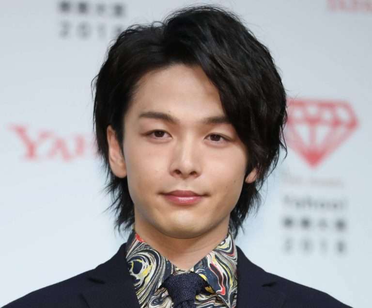 中村倫也、『+act.』表紙＆裏表紙に登場 1万字超インタビューなど26ページにわたり特集