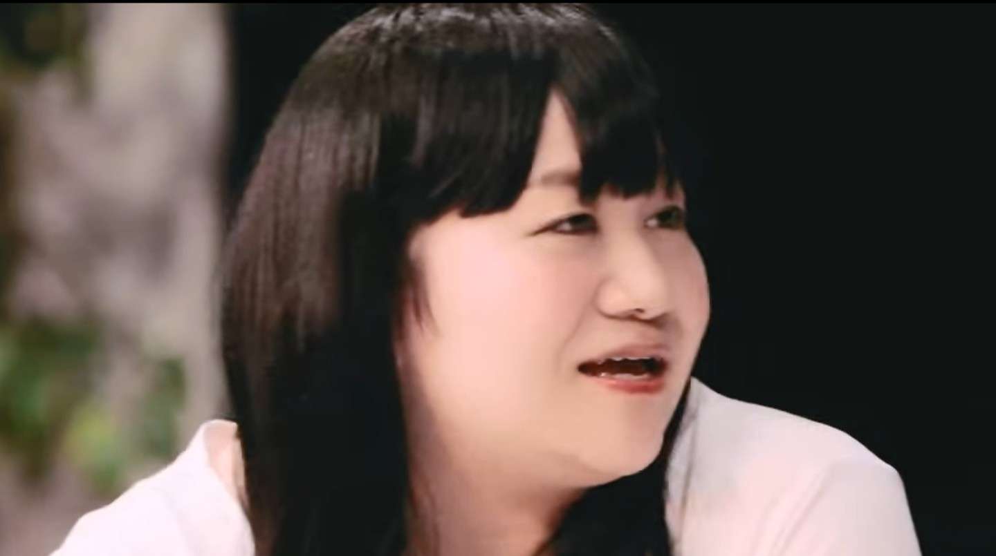 髪型迷う近藤春菜が“前髪短め&三つ編みおさげ”姿