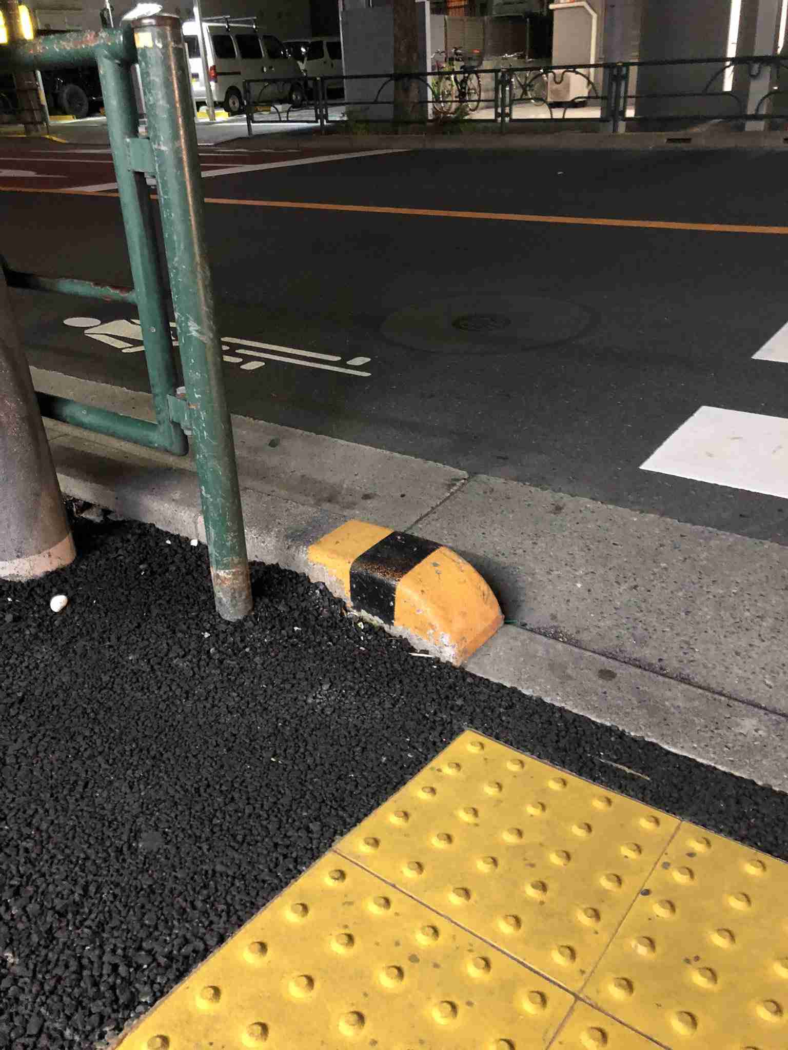 スクランブル交差点が寿司だらけに　コロナで人が消えた渋谷、スシローに占拠されていた