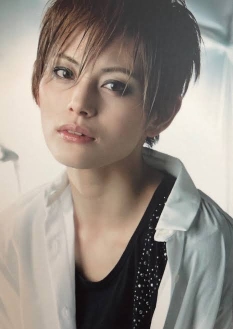 宝塚歌劇団雪組トップスター・望海風斗、史上初！ 現役タカラジェンヌが「anan」表紙を飾る