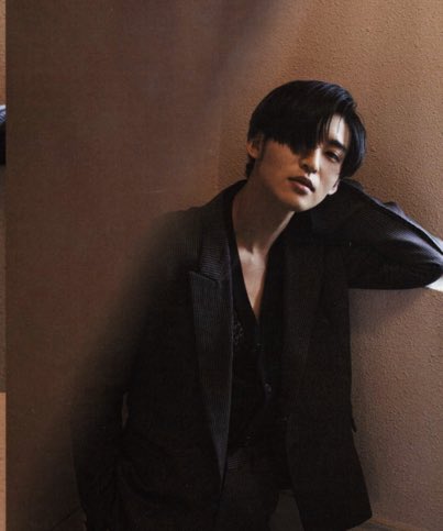 Snow Man・目黒蓮、人気急上昇で「雑誌・グッズの高額転売」横行！古参ファンから「ついていけない」の声続出