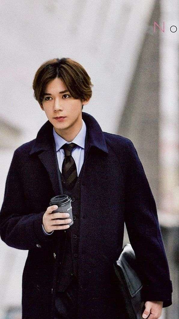 Snow Man・目黒蓮、人気急上昇で「雑誌・グッズの高額転売」横行！古参ファンから「ついていけない」の声続出