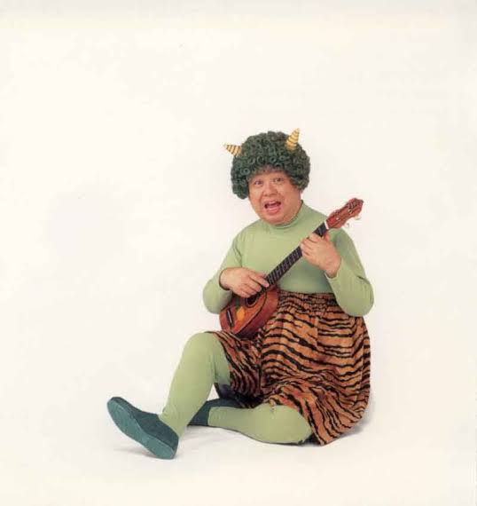 寝られない人が集まって雑談したり、たまにしりとりしたり。