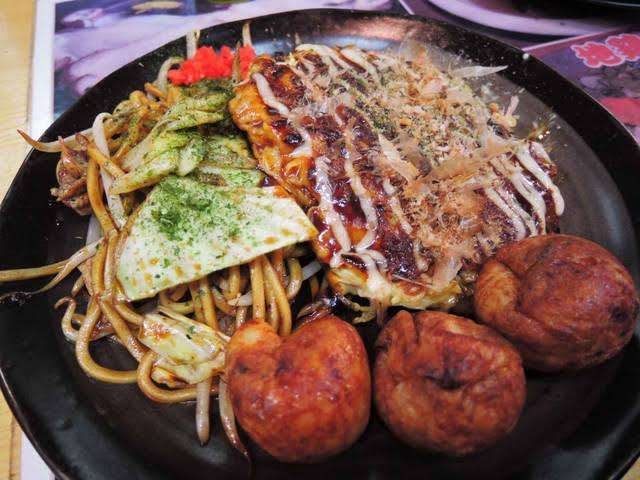 お好み焼き、たこ焼き、焼きそば←どれか1つ選ぶなら、どれを選ぶ?