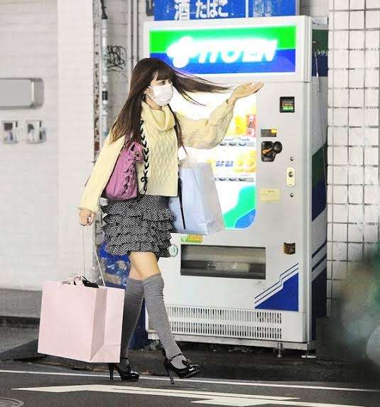 有名人のダサい私服とオシャレな私服を交互に貼るトピ