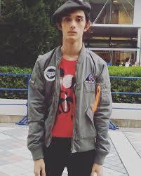 有名人のダサい私服とオシャレな私服を交互に貼るトピ