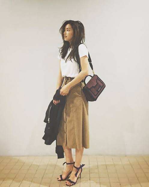 有名人のダサい私服とオシャレな私服を交互に貼るトピ