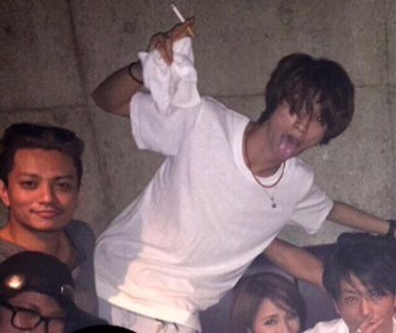 ジャニーズ事務所　NEWS手越祐也の「女性を伴う外出」報道認め謝罪　「Twenty★Twenty」参加見送り