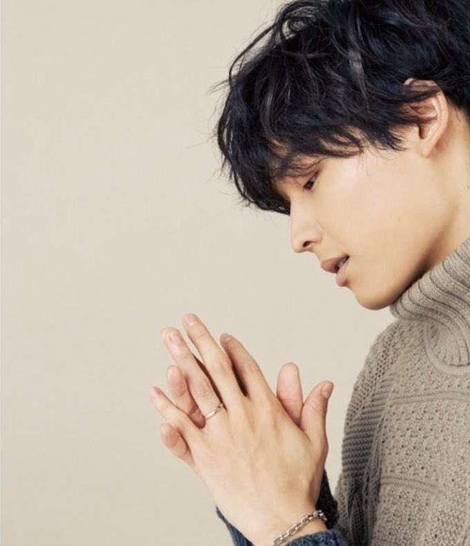 ジャニーズの横顔の画像を貼ってくトピ