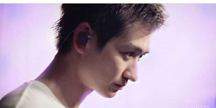 ジャニーズの横顔の画像を貼ってくトピ