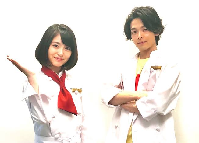 中村倫也、ワイルドな髭＆エプロン姿で料理する動画に反響　「色気がダダ漏れ」「妄想が過ぎる」