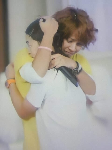 《またもステイホーム破り》NEWS手越祐也　処分直後にラウンジ女性と豪遊泥酔【現場写真】