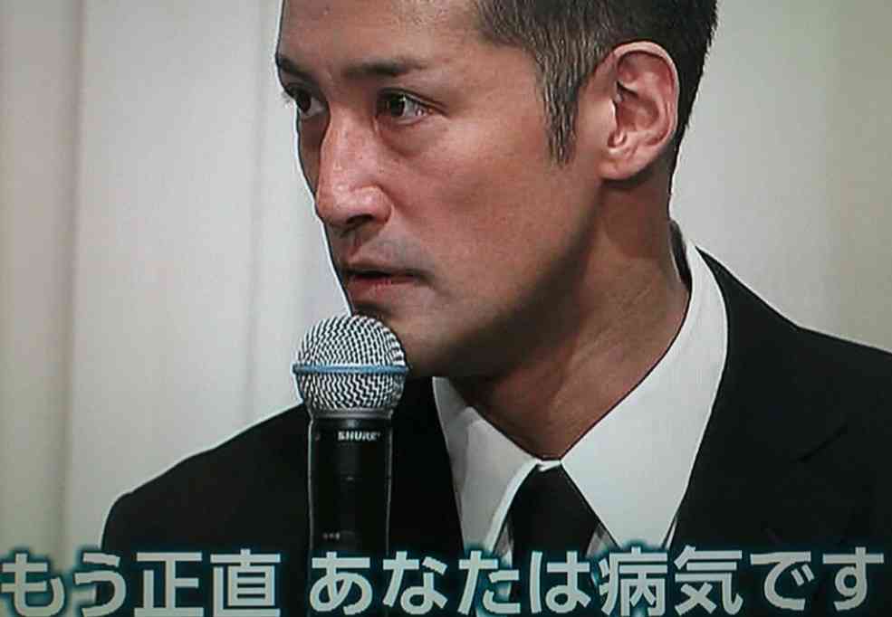 《またもステイホーム破り》NEWS手越祐也　処分直後にラウンジ女性と豪遊泥酔【現場写真】