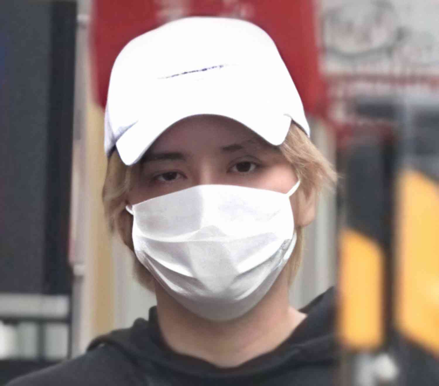 《またもステイホーム破り》NEWS手越祐也　処分直後にラウンジ女性と豪遊泥酔【現場写真】