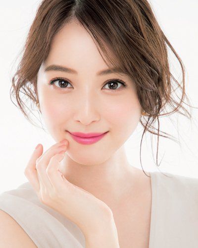 佐々木希、好物スイカにかぶりつく姿を投稿「かわいすぎビビった」「すっぴんですか？」美貌にファン騒然
