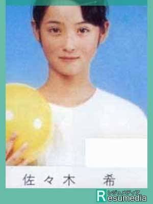 佐々木希、好物スイカにかぶりつく姿を投稿「かわいすぎビビった」「すっぴんですか？」美貌にファン騒然